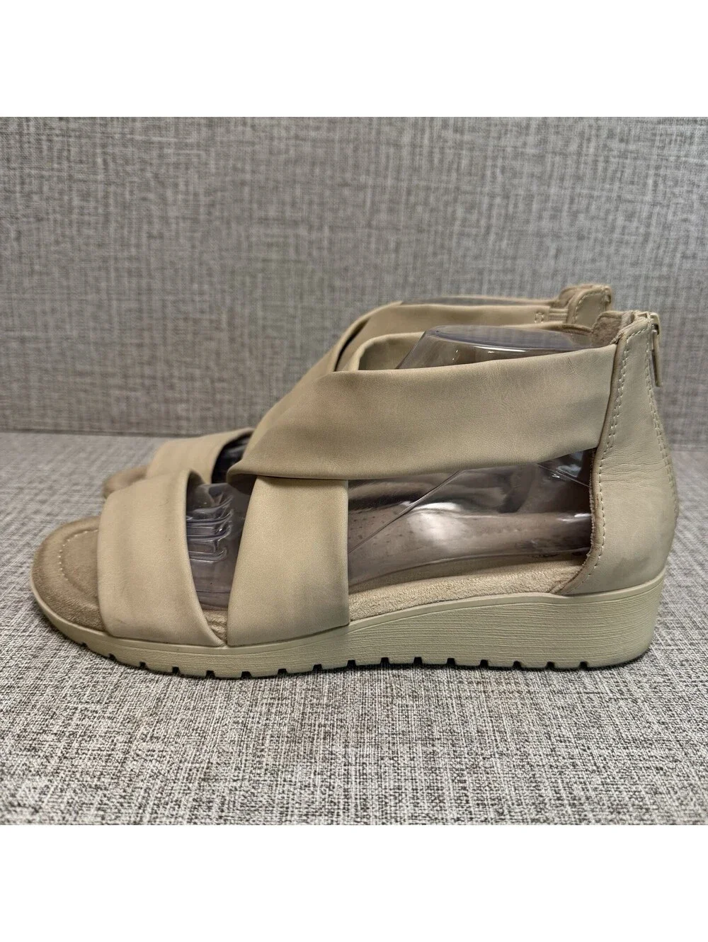 Earth Spirit Sandals Women's Size 9 Taupe Crossband Wedge Strappy Comfort Boho
